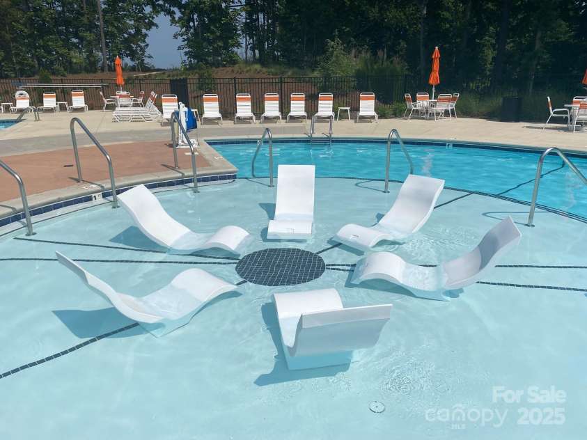 360 Picasso Trail, Mount Holly, NC 28120.  MLS# CAR4289859, YatesRealty ID 32319. Lounge Area