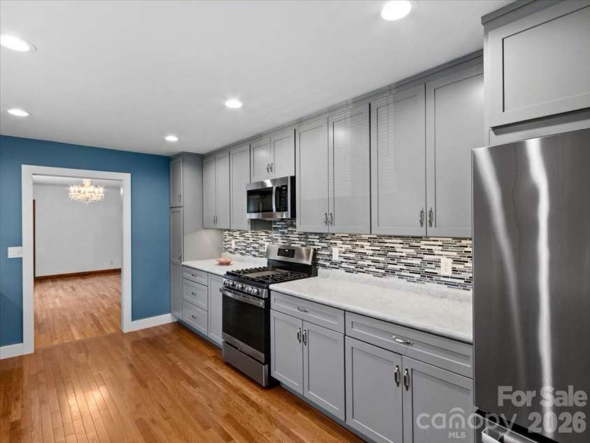 39 Hawthorne Lane, Burnsville, NC 28714.  MLS# CAR4397654, YatesRealty ID 3232. 