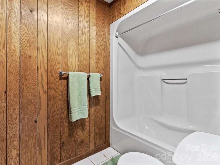 39 Hawthorne Lane, Burnsville, NC 28714.  MLS# CAR4397654, YatesRealty ID 3232. 