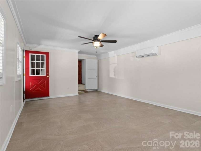 39 Hawthorne Lane, Burnsville, NC 28714.  MLS# CAR4397654, YatesRealty ID 3232. 