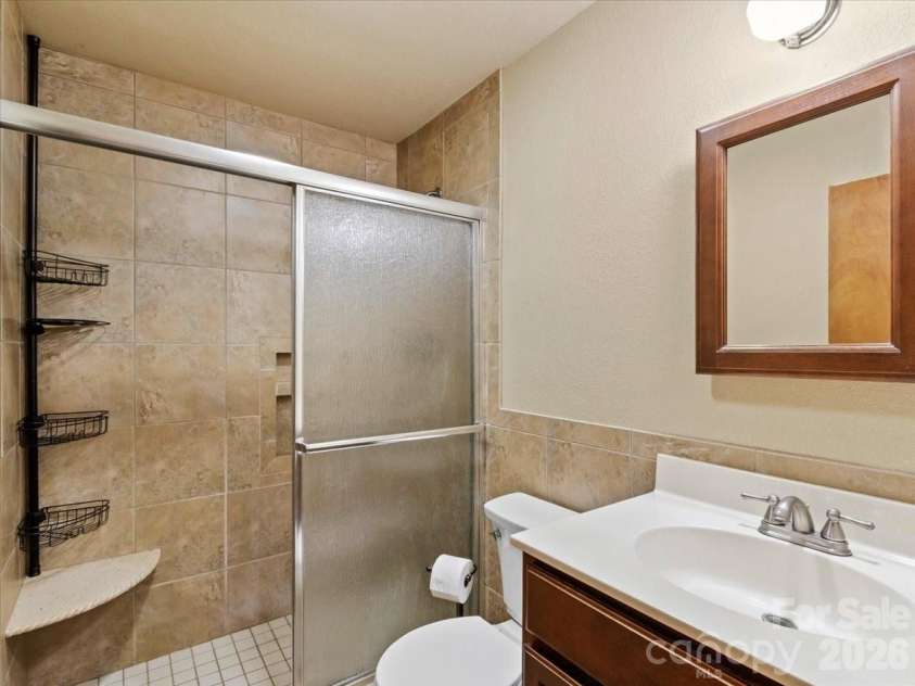 39 Hawthorne Lane, Burnsville, NC 28714.  MLS# CAR4397654, YatesRealty ID 3232. 