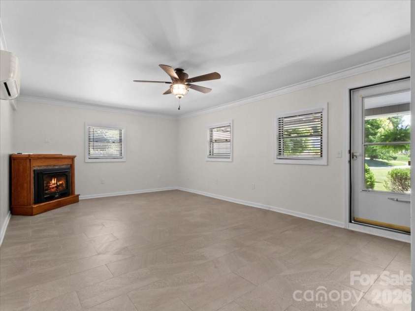 39 Hawthorne Lane, Burnsville, NC 28714.  MLS# CAR4397654, YatesRealty ID 3232. Digitally Enhanced