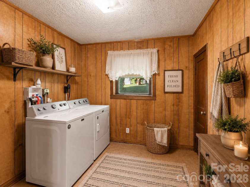 39 Hawthorne Lane, Burnsville, NC 28714.  MLS# CAR4397654, YatesRealty ID 3232. Digitally Enhanced