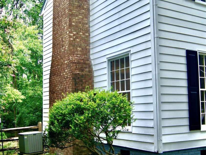 4212 Meadowridge Drive, Charlotte, NC 28226.  MLS# CAR4283927, YatesRealty ID 32320. 