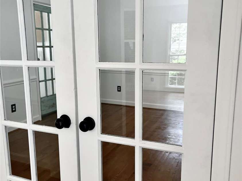 4212 Meadowridge Drive, Charlotte, NC 28226.  MLS# CAR4283927, YatesRealty ID 32320. Dining Room