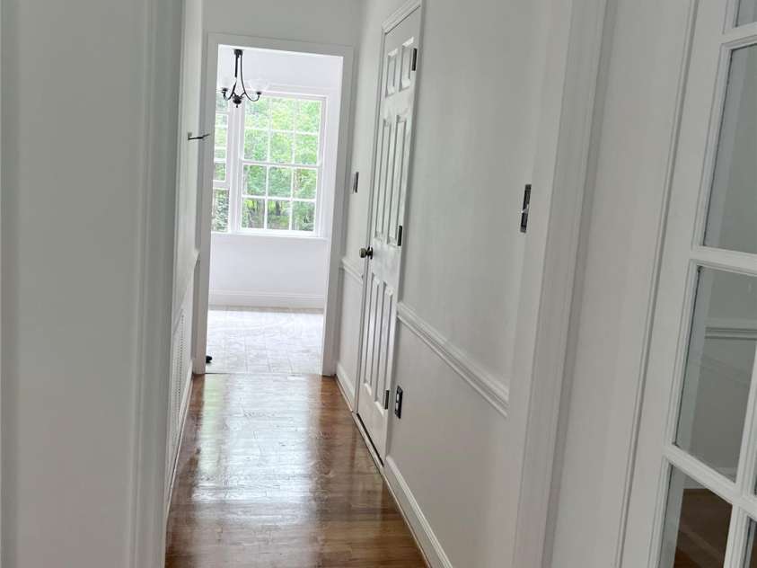 4212 Meadowridge Drive, Charlotte, NC 28226.  MLS# CAR4283927, YatesRealty ID 32320. Hallway from Front Door to access Kitchen