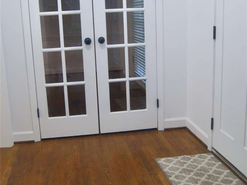 4212 Meadowridge Drive, Charlotte, NC 28226.  MLS# CAR4283927, YatesRealty ID 32320. Main Entrance hall