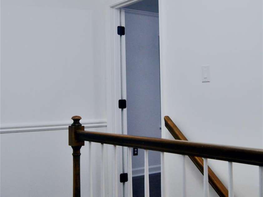 4212 Meadowridge Drive, Charlotte, NC 28226.  MLS# CAR4283927, YatesRealty ID 32320. Upstairs Hallway