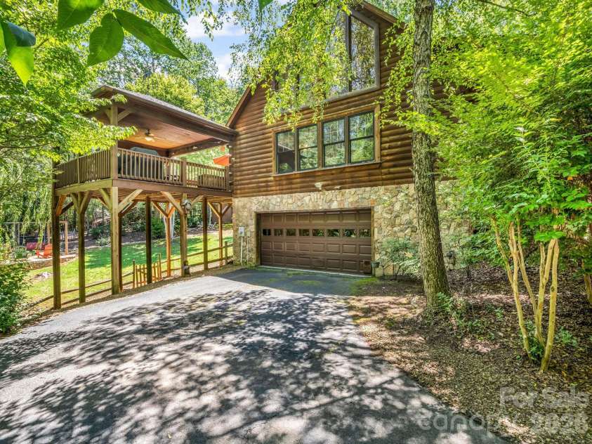136 Dalton Court, Lake Lure, NC 28746.  MLS# CAR4389045, YatesRealty ID 32321. 
