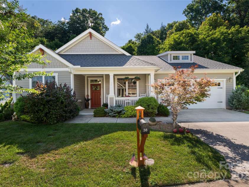 38 Pinebrook Club Drive, Asheville, NC 28804.  MLS# CAR4277289, YatesRealty ID 32321. 38 Pinebrook Club Drive, Asheville, NC 28804