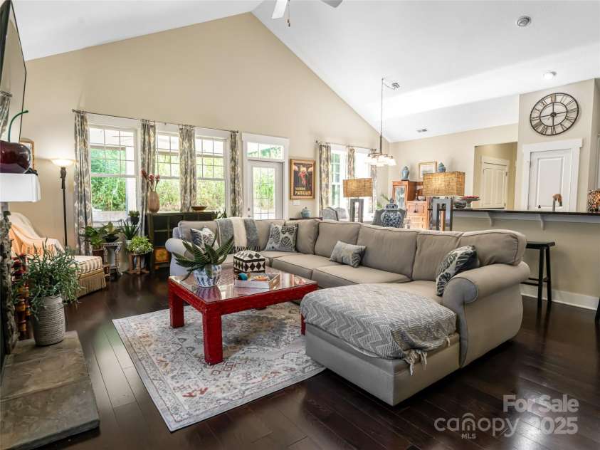 38 Pinebrook Club Drive, Asheville, NC 28804.  MLS# CAR4277289, YatesRealty ID 32321. 