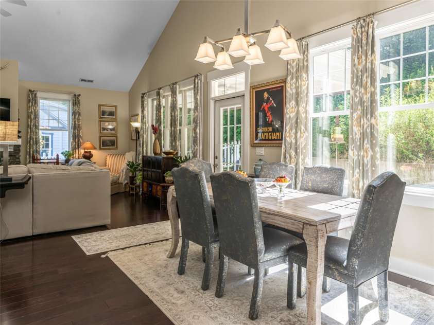 38 Pinebrook Club Drive, Asheville, NC 28804.  MLS# CAR4277289, YatesRealty ID 32321. 