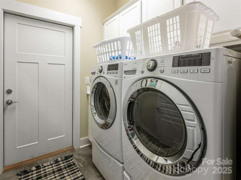 38 Pinebrook Club Drive, Asheville, NC 28804.  MLS# CAR4277289, YatesRealty ID 32321. 