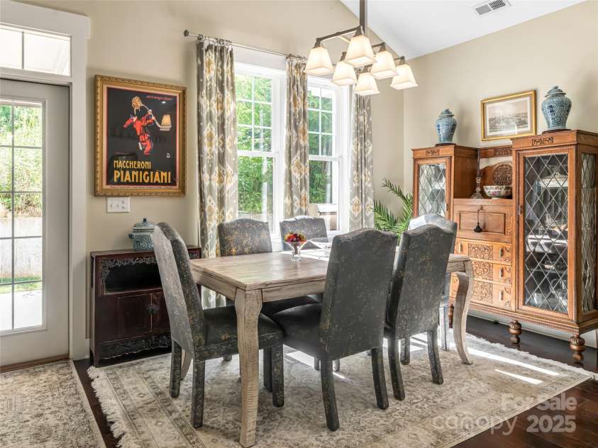 38 Pinebrook Club Drive, Asheville, NC 28804.  MLS# CAR4277289, YatesRealty ID 32321. Elegant dining