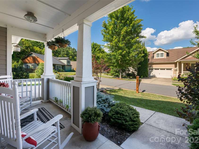 38 Pinebrook Club Drive, Asheville, NC 28804.  MLS# CAR4277289, YatesRealty ID 32321. Quiet cul-de-sac