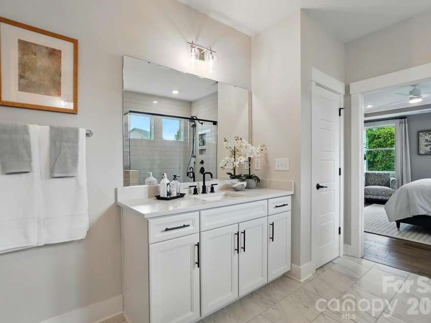 1022 Heritage Pointe, Indian Trail, NC 28079.  MLS# CAR4396519, YatesRealty ID 32322. Primary Bathroom with dual vanities