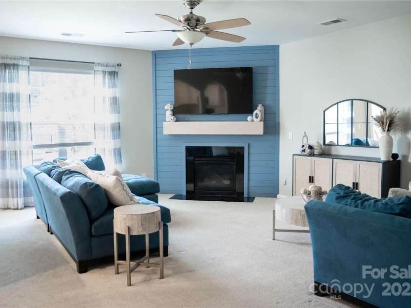 1284 Bridgeford Drive, Huntersville, NC 28078.  MLS# CAR4291230, YatesRealty ID 32322. 