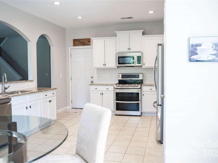 1284 Bridgeford Drive, Huntersville, NC 28078.  MLS# CAR4291230, YatesRealty ID 32322. 