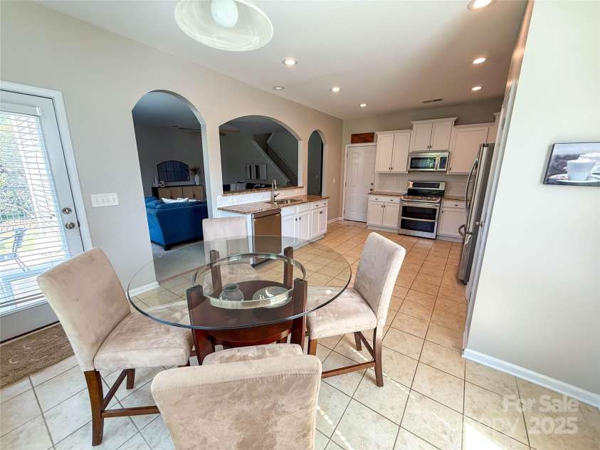 1284 Bridgeford Drive, Huntersville, NC 28078.  MLS# CAR4291230, YatesRealty ID 32322. 