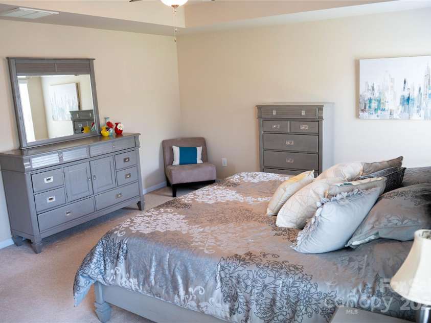 1284 Bridgeford Drive, Huntersville, NC 28078.  MLS# CAR4291230, YatesRealty ID 32322. 