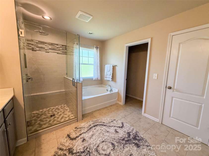 1284 Bridgeford Drive, Huntersville, NC 28078.  MLS# CAR4291230, YatesRealty ID 32322. 