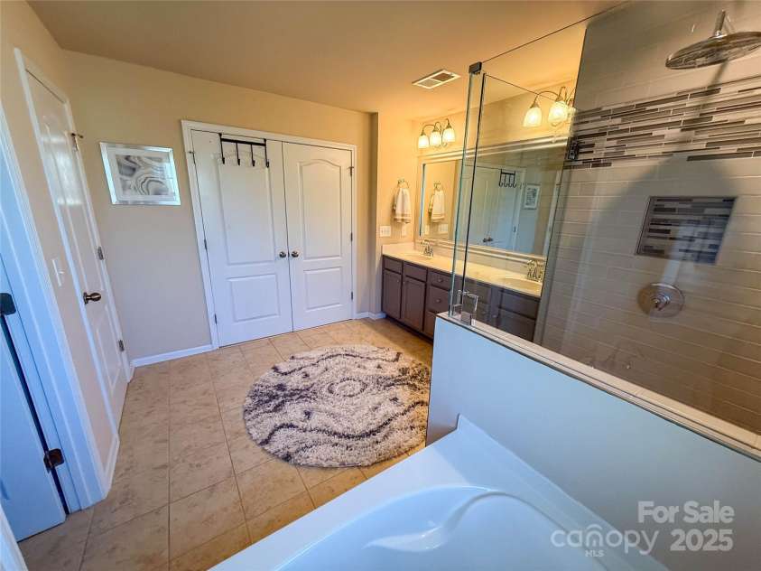 1284 Bridgeford Drive, Huntersville, NC 28078.  MLS# CAR4291230, YatesRealty ID 32322. 