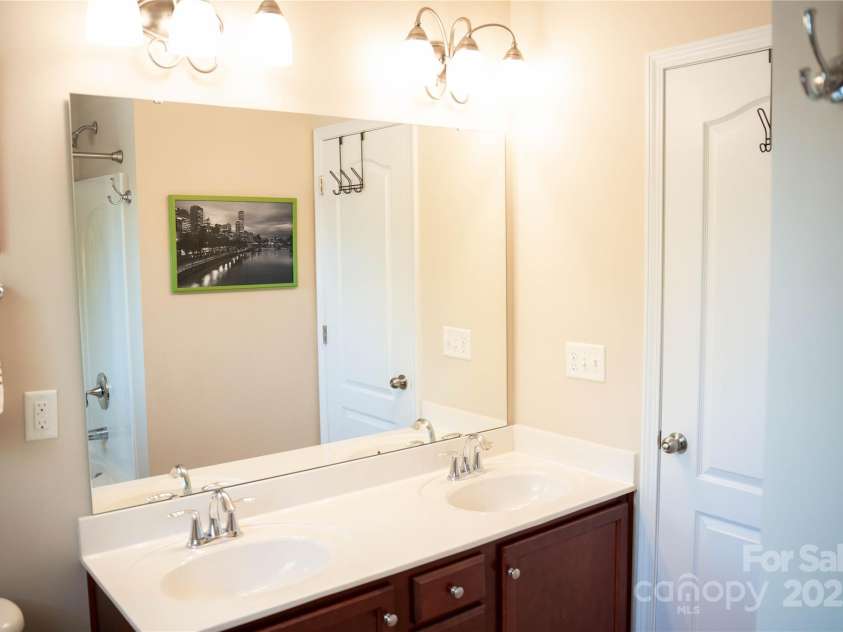 1284 Bridgeford Drive, Huntersville, NC 28078.  MLS# CAR4291230, YatesRealty ID 32322. 