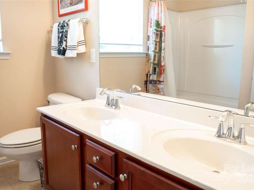 1284 Bridgeford Drive, Huntersville, NC 28078.  MLS# CAR4291230, YatesRealty ID 32322. 