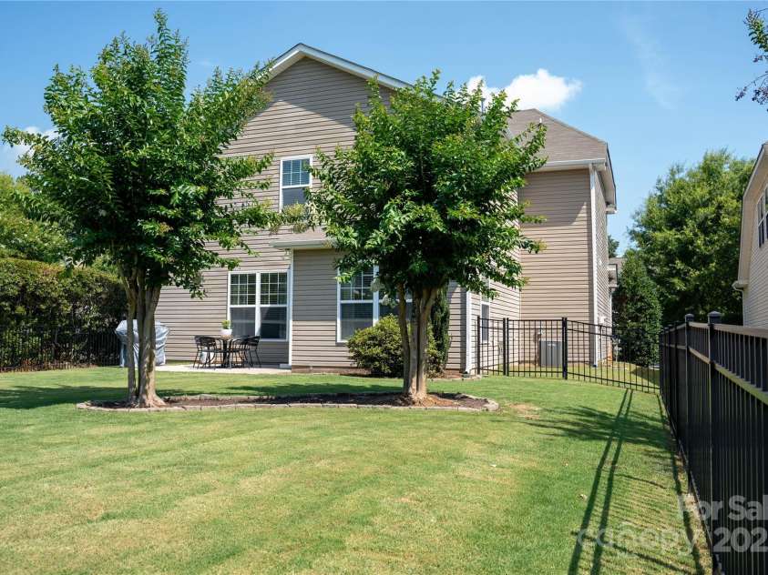 1284 Bridgeford Drive, Huntersville, NC 28078.  MLS# CAR4291230, YatesRealty ID 32322. 