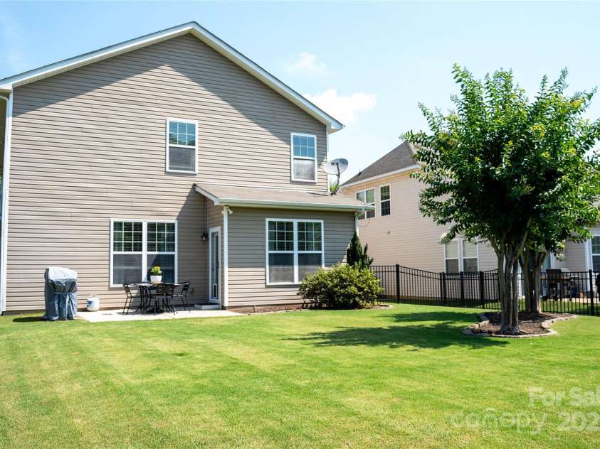 1284 Bridgeford Drive, Huntersville, NC 28078.  MLS# CAR4291230, YatesRealty ID 32322. 