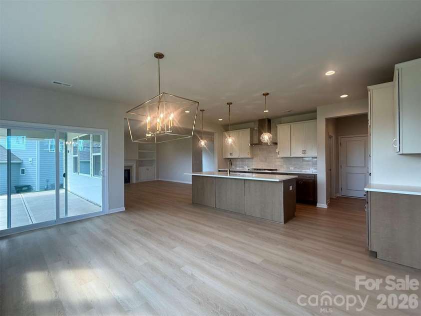 1947 Thicket Drive, Gastonia, NC 28054.  MLS# CAR4382984, YatesRealty ID 32323. Breakfast/Kitchen/Family Room