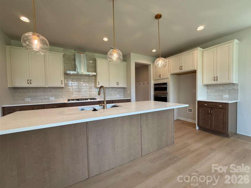 1947 Thicket Drive, Gastonia, NC 28054.  MLS# CAR4382984, YatesRealty ID 32323. Kitchen