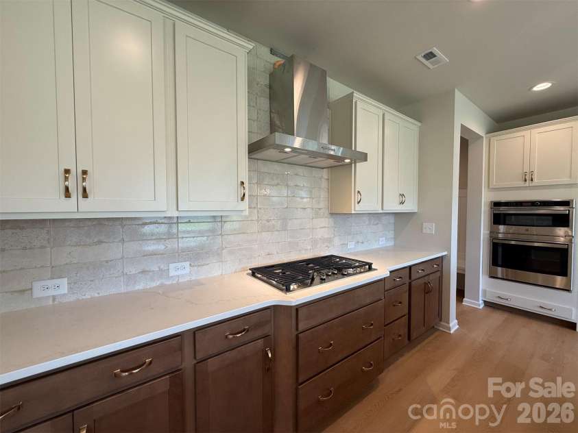 1947 Thicket Drive, Gastonia, NC 28054.  MLS# CAR4382984, YatesRealty ID 32323. Kitchen