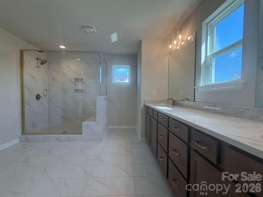 1947 Thicket Drive, Gastonia, NC 28054.  MLS# CAR4382984, YatesRealty ID 32323. Premier Bath