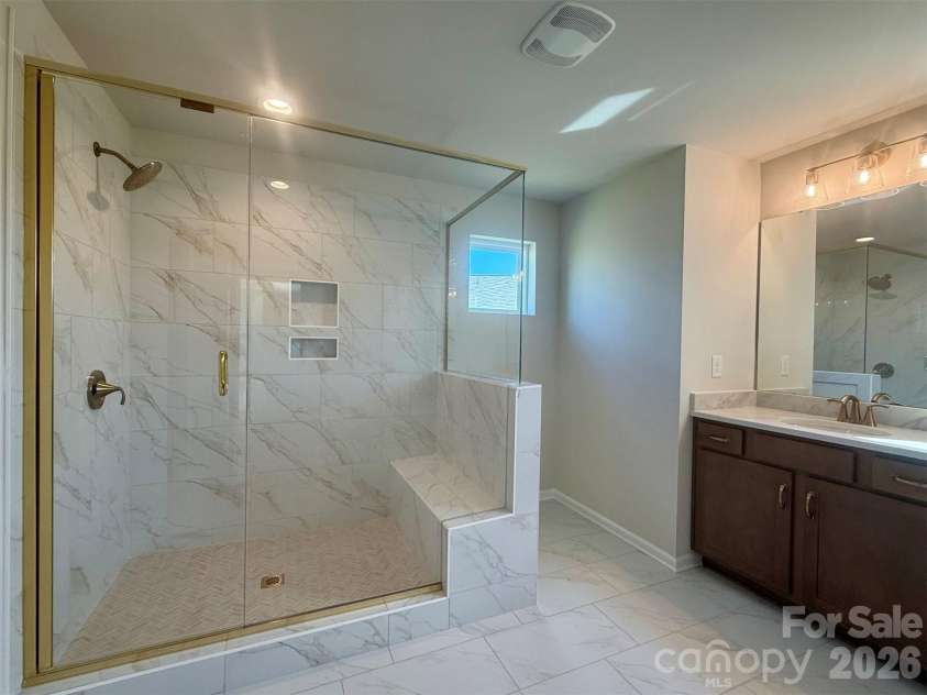 1947 Thicket Drive, Gastonia, NC 28054.  MLS# CAR4382984, YatesRealty ID 32323. Premier Bath