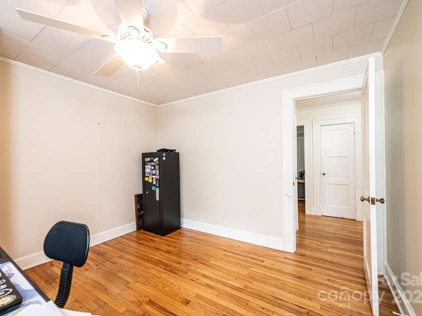 507 Mountain View Street, Morganton, NC 28655.  MLS# CAR4292038, YatesRealty ID 32323. 