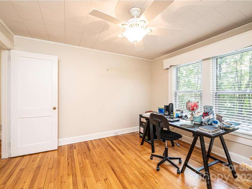 507 Mountain View Street, Morganton, NC 28655.  MLS# CAR4292038, YatesRealty ID 32323. 
