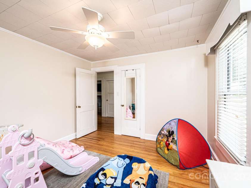 507 Mountain View Street, Morganton, NC 28655.  MLS# CAR4292038, YatesRealty ID 32323. 