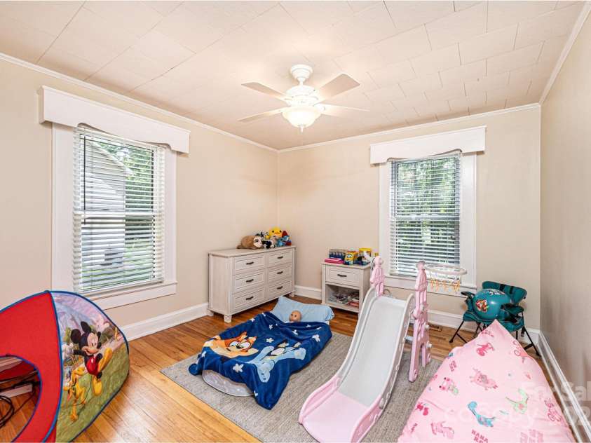 507 Mountain View Street, Morganton, NC 28655.  MLS# CAR4292038, YatesRealty ID 32323. 