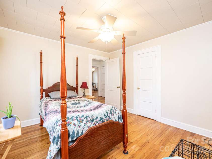 507 Mountain View Street, Morganton, NC 28655.  MLS# CAR4292038, YatesRealty ID 32323. 