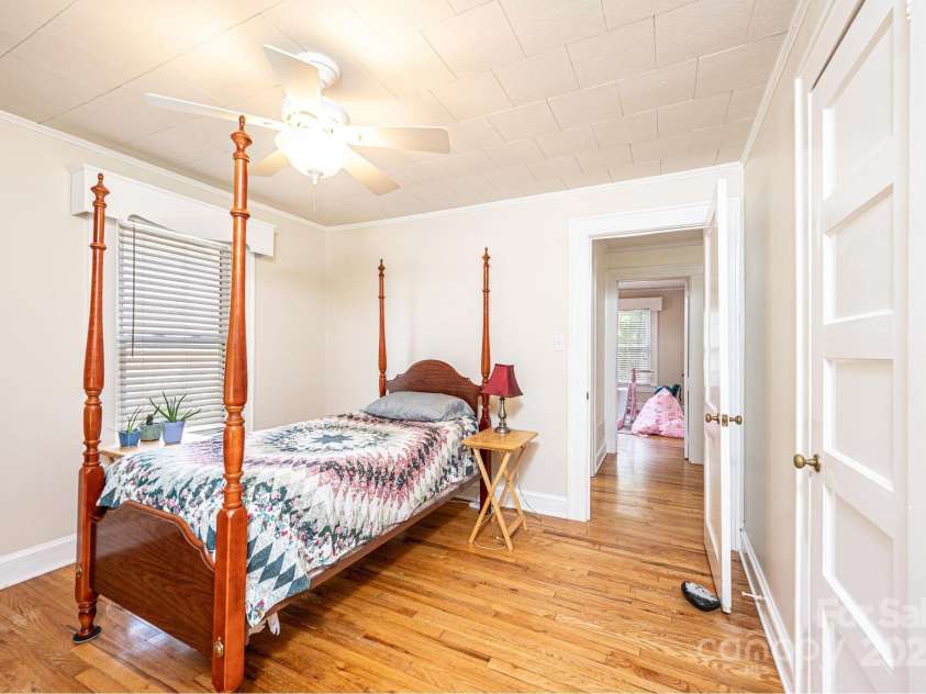 507 Mountain View Street, Morganton, NC 28655.  MLS# CAR4292038, YatesRealty ID 32323. 