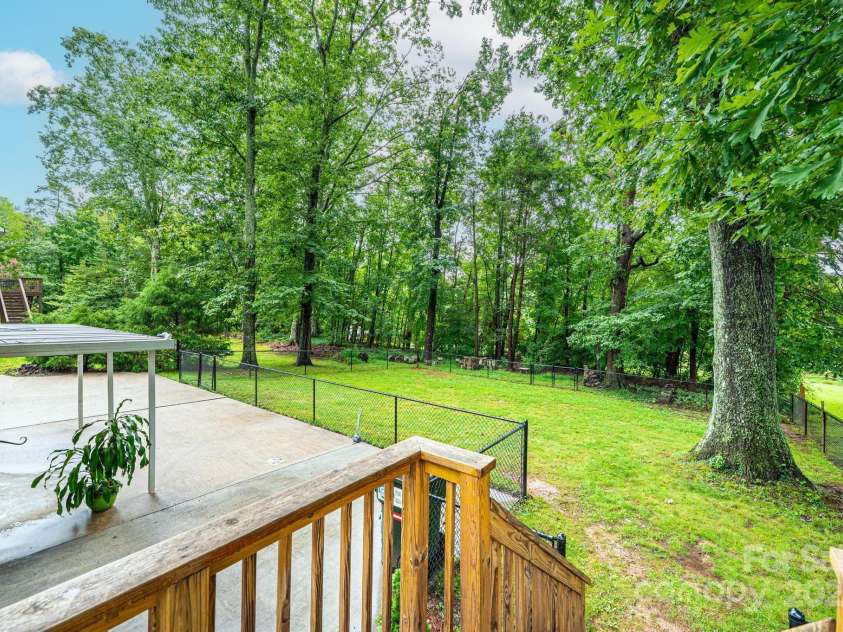 507 Mountain View Street, Morganton, NC 28655.  MLS# CAR4292038, YatesRealty ID 32323. 