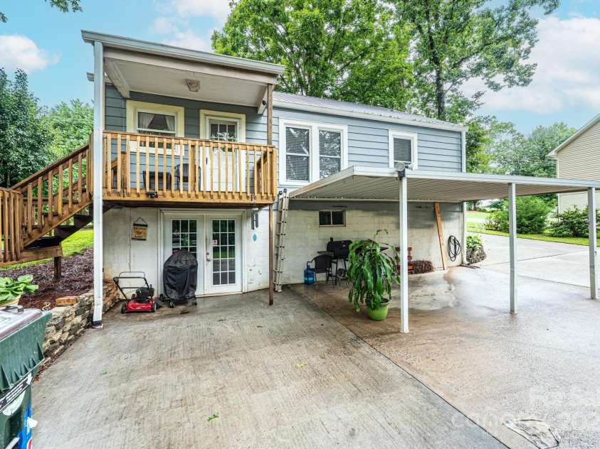 507 Mountain View Street, Morganton, NC 28655.  MLS# CAR4292038, YatesRealty ID 32323. 