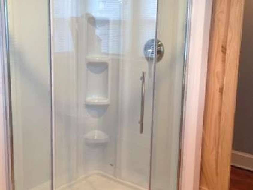 124 & 128 Market Road, Mooresville, NC 28115.  MLS# CAR4274753, YatesRealty ID 32324. 124 M guest bath/laundry