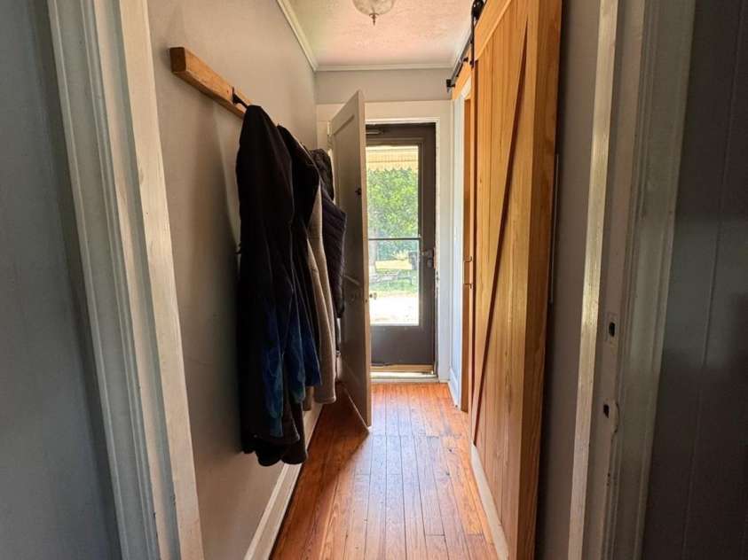 124 & 128 Market Road, Mooresville, NC 28115.  MLS# CAR4274753, YatesRealty ID 32324. 124 M hall w