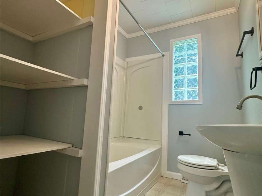 124 & 128 Market Road, Mooresville, NC 28115.  MLS# CAR4274753, YatesRealty ID 32324. 128 M bath