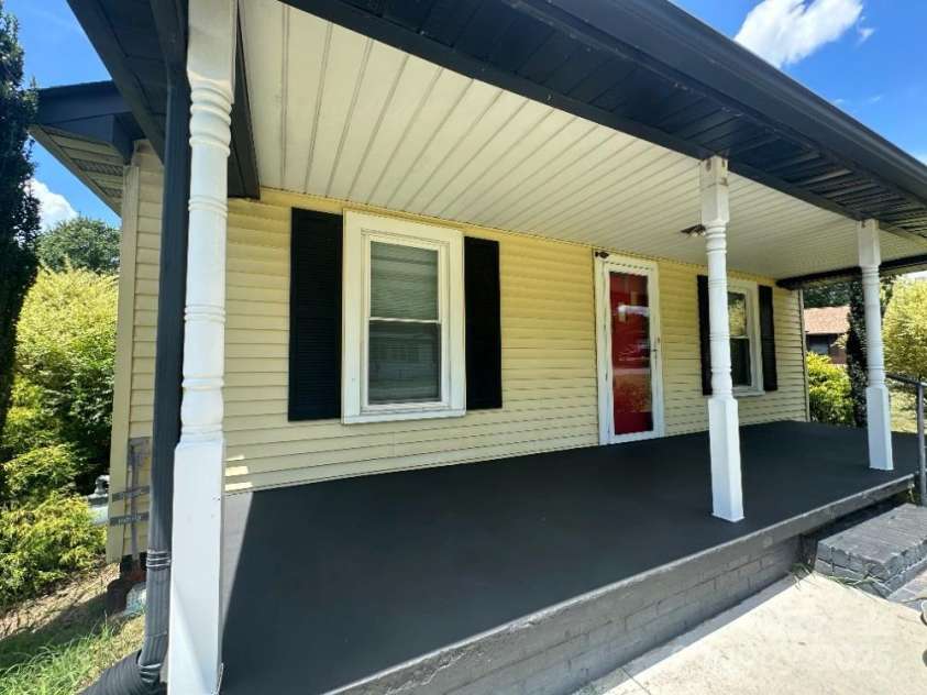 124 & 128 Market Road, Mooresville, NC 28115.  MLS# CAR4274753, YatesRealty ID 32324. 