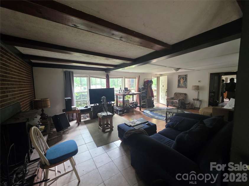 78 Brooks Cove Road, Candler, NC 28715.  MLS# CAR4396533, YatesRealty ID 32325. 