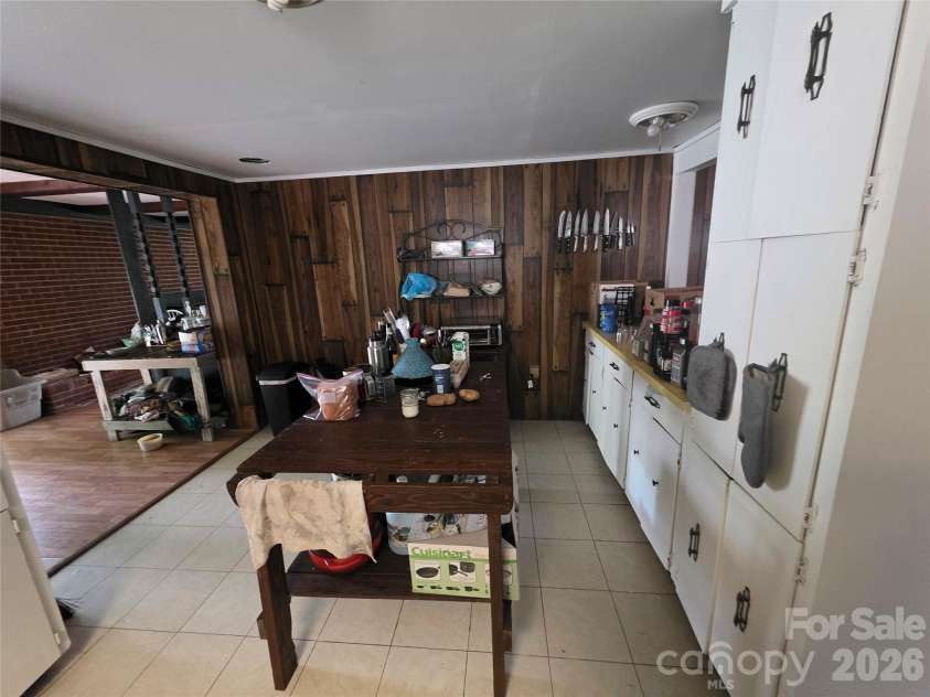 78 Brooks Cove Road, Candler, NC 28715.  MLS# CAR4396533, YatesRealty ID 32325. 
