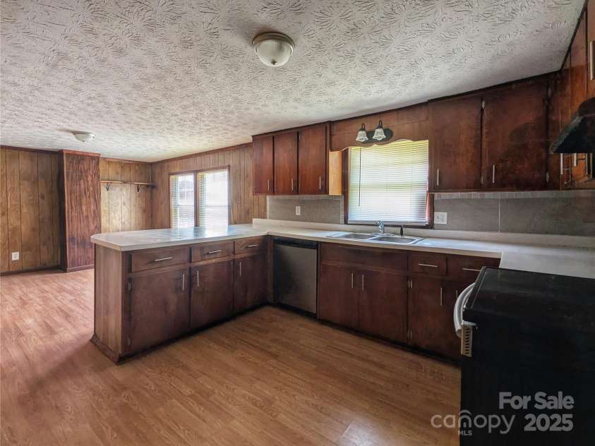 269 Westwood Circle, Waynesville, NC 28786.  MLS# CAR4270301, YatesRealty ID 32326. 